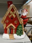 2.TRIEDA Dekorácia MagicHome Vianoce, Domček so santom na streche, LED, terakota, 2xAAA, 27x13x34 cm